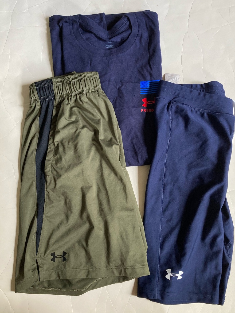 Under Armour teen boy bundle men’s medium lot of 3 shorts, tee EUC NWOT